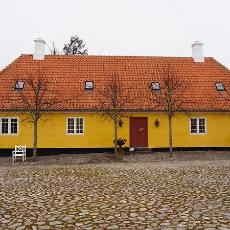 Brolokke Herregard Hotel *