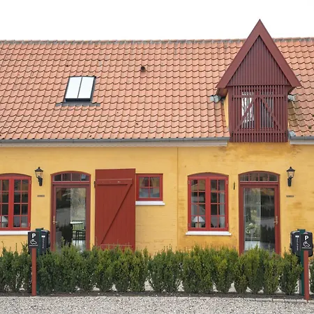 Brolokke Herregard Hotel *