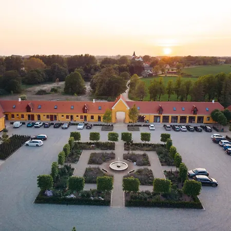 Brolokke Herregard Hotel *