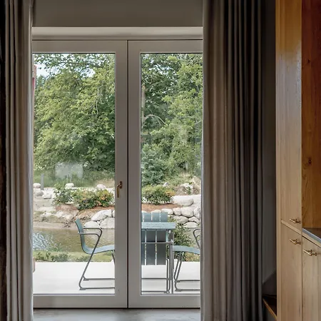 Brolokke Herregard Hotel *