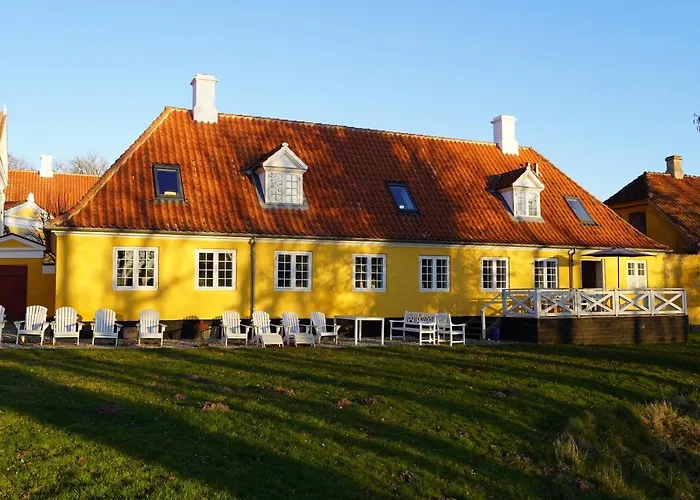 Brolokke Herregard Hotel *